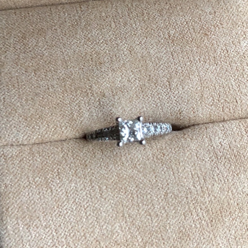 Diamond ring